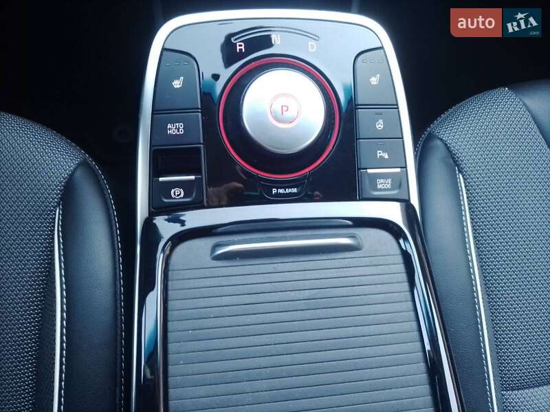 Внедорожник / Кроссовер Kia Niro 2020 в Киеве