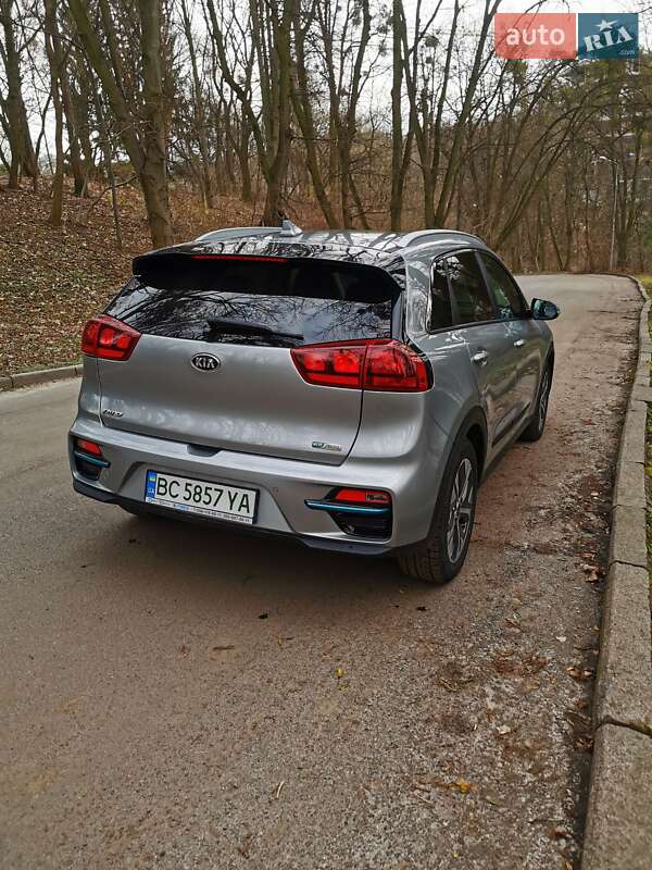 Позашляховик / Кросовер Kia Niro 2019 в Львові