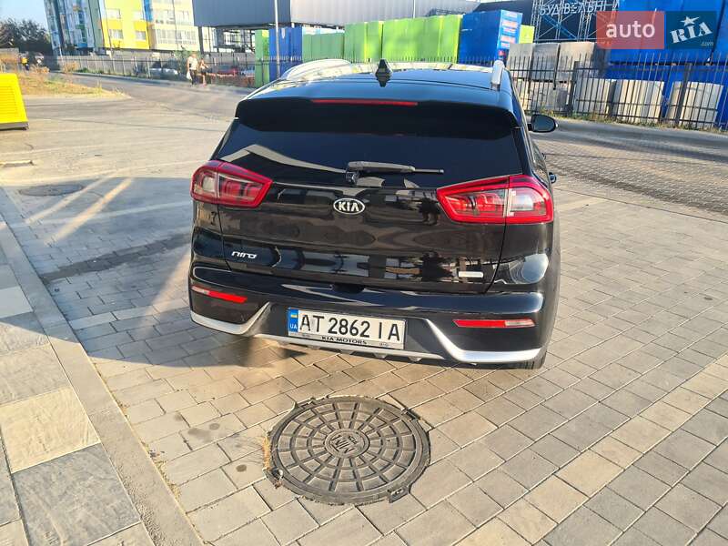 Позашляховик / Кросовер Kia Niro 2017 в Івано-Франківську