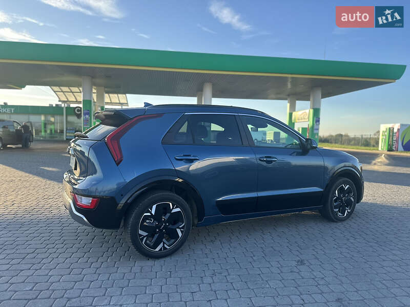Внедорожник / Кроссовер Kia Niro 2023 в Новояворовске