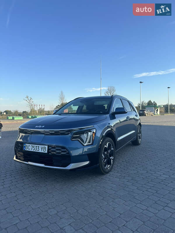 Внедорожник / Кроссовер Kia Niro 2023 в Новояворовске