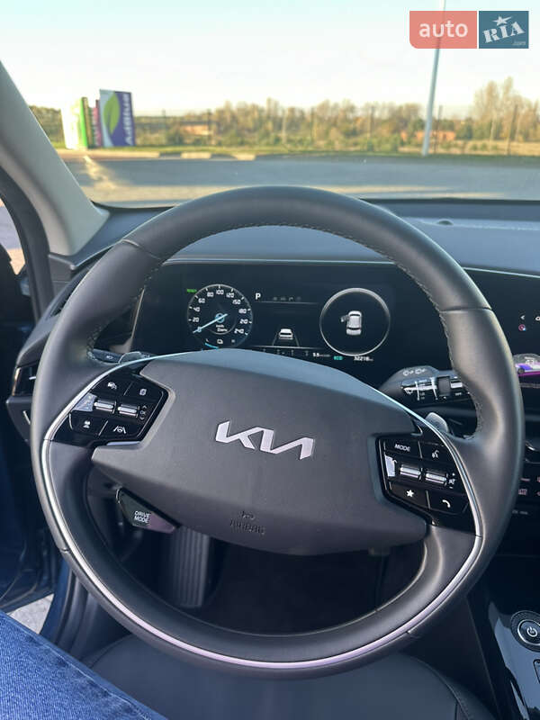 Внедорожник / Кроссовер Kia Niro 2023 в Новояворовске