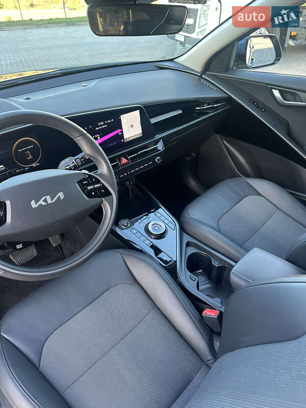 Внедорожник / Кроссовер Kia Niro 2023 в Новояворовске