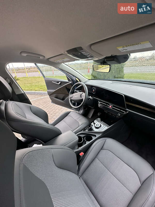 Внедорожник / Кроссовер Kia Niro 2023 в Новояворовске