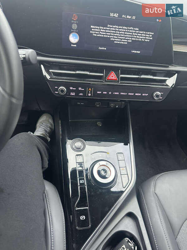 Внедорожник / Кроссовер Kia Niro 2023 в Новояворовске