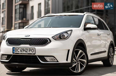 Внедорожник / Кроссовер Kia Niro 2017 в Новояворовске