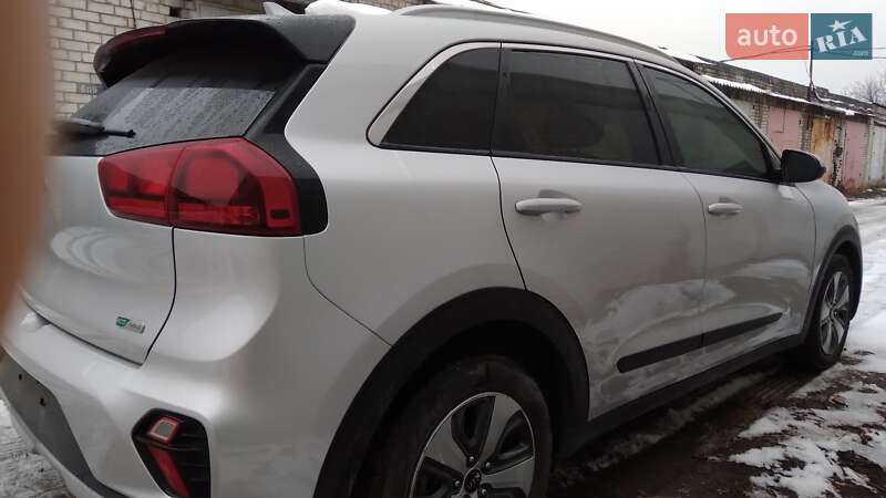 Позашляховик / Кросовер Kia Niro 2020 в Харкові