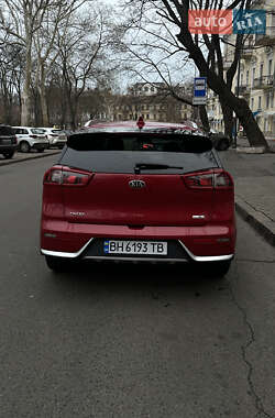 Внедорожник / Кроссовер Kia Niro 2017 в 