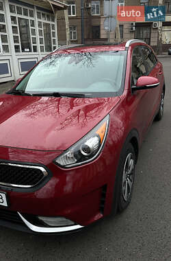 Внедорожник / Кроссовер Kia Niro 2017 в 
