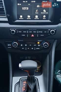 Внедорожник / Кроссовер Kia Niro 2017 в 