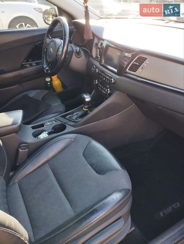 Позашляховик / Кросовер Kia Niro 2017 в Одесі