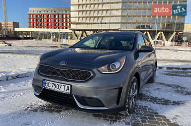 Позашляховик / Кросовер Kia Niro 2017 в Львові