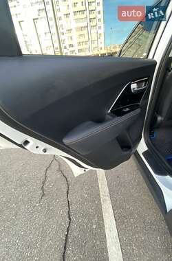 Внедорожник / Кроссовер Kia Niro 2019 в 