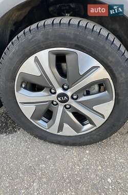 Внедорожник / Кроссовер Kia Niro 2019 в 