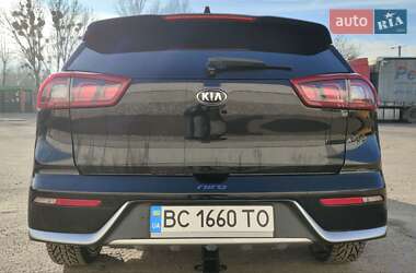 Позашляховик / Кросовер Kia Niro 2017 в 