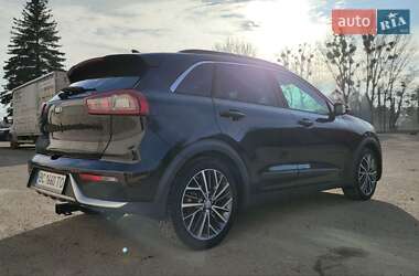 Позашляховик / Кросовер Kia Niro 2017 в 