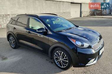 Позашляховик / Кросовер Kia Niro 2017 в 