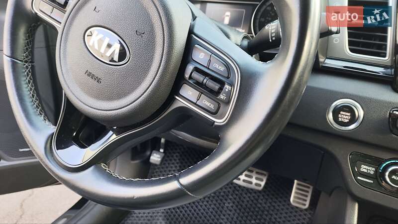 Внедорожник / Кроссовер Kia Niro 2017 в Львове
