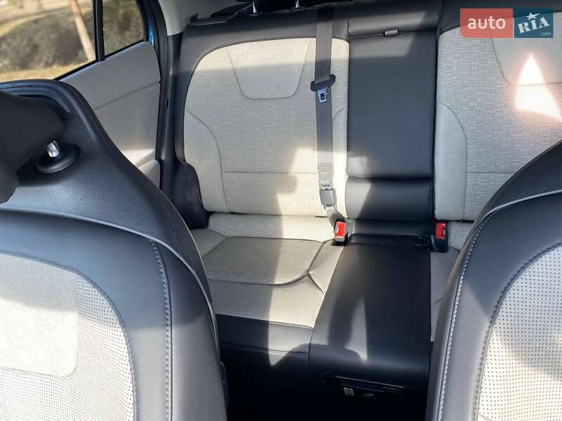 Позашляховик / Кросовер Kia Niro 2023 в Львові фото 15 Позашляховик / Кросовер Kia Niro 2023 в Львові