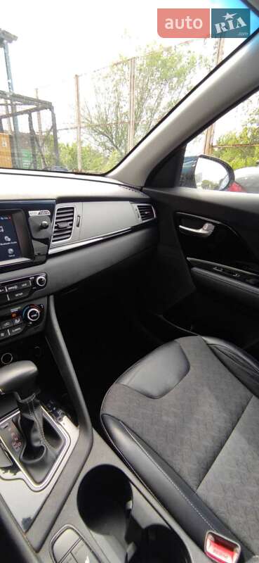 Внедорожник / Кроссовер Kia Niro 2017 в Киеве фото 12 Внедорожник / Кроссовер Kia Niro 2017 в Киеве