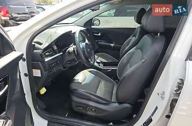 Позашляховик / Кросовер Kia Niro 2021 в 