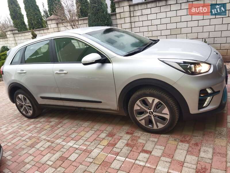 Внедорожник / Кроссовер Kia Niro 2021 в 
