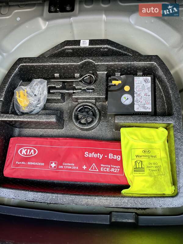 Позашляховик / Кросовер Kia Niro 2019 в Львові фото 4 Позашляховик / Кросовер Kia Niro 2019 в Львові