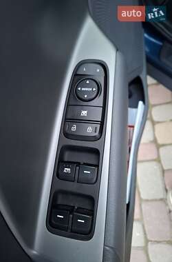 Внедорожник / Кроссовер Kia Niro 2020 в 