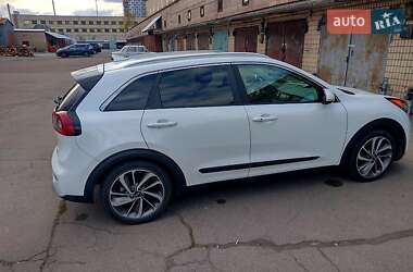 Позашляховик / Кросовер Kia Niro 2017 в 