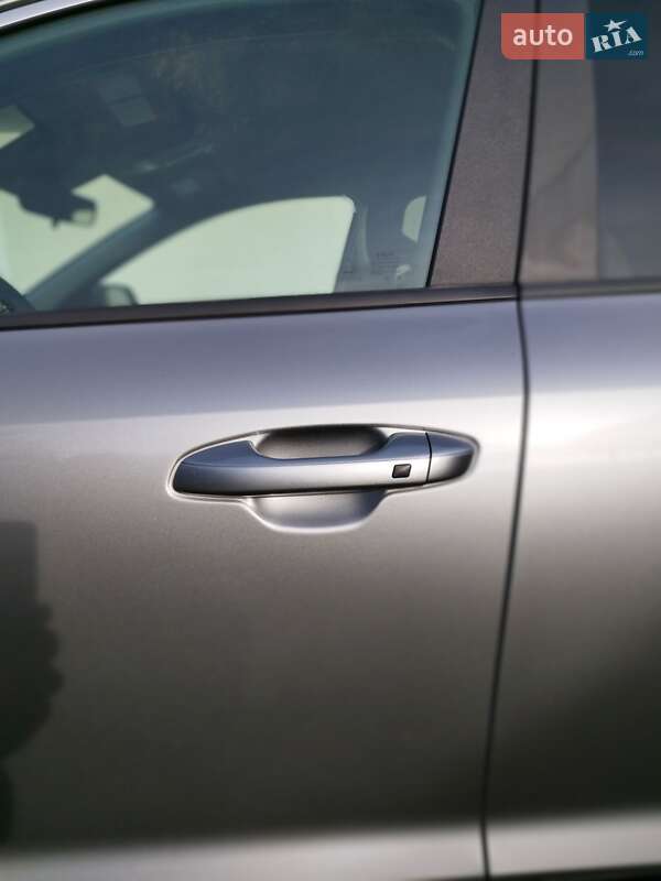 Позашляховик / Кросовер Kia Niro 2023 в Долині