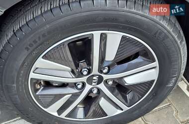 Внедорожник / Кроссовер Kia Niro 2020 в 