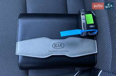 Внедорожник / Кроссовер Kia Niro 2021 в 
