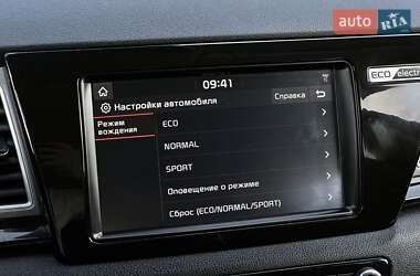 Позашляховик / Кросовер Kia Niro 2019 в 