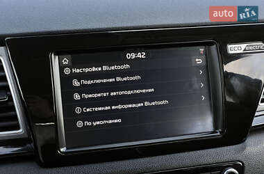 Позашляховик / Кросовер Kia Niro 2019 в 