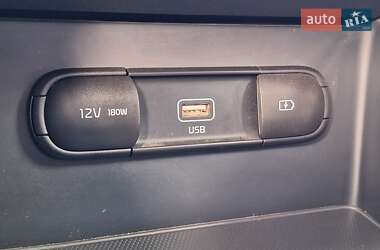 Внедорожник / Кроссовер Kia Niro 2016 в 