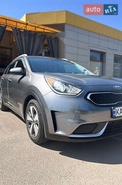 Позашляховик / Кросовер Kia Niro 2017 в 