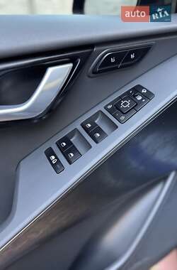 Позашляховик / Кросовер Kia Niro 2023 в 