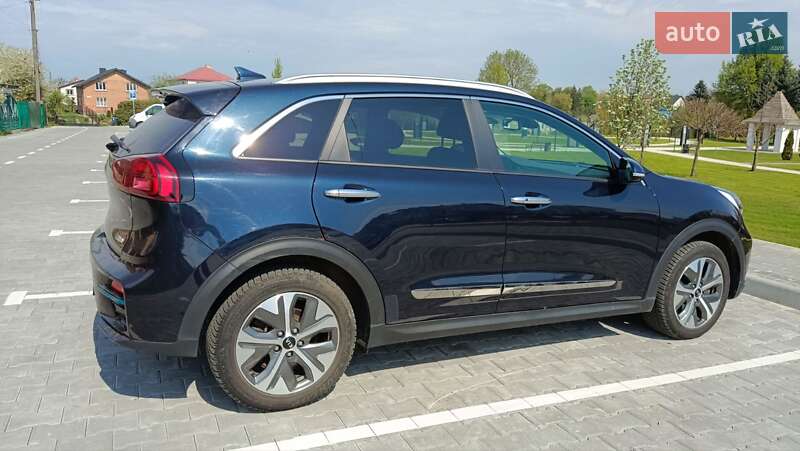 Позашляховик / Кросовер Kia Niro 2020 в Львові
