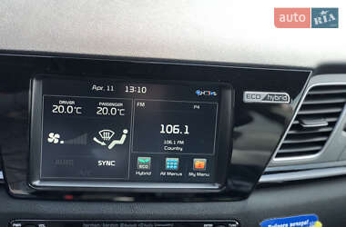 Внедорожник / Кроссовер Kia Niro 2017 в 