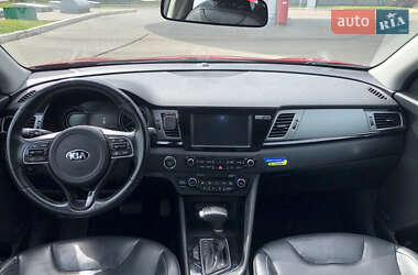 Внедорожник / Кроссовер Kia Niro 2017 в 