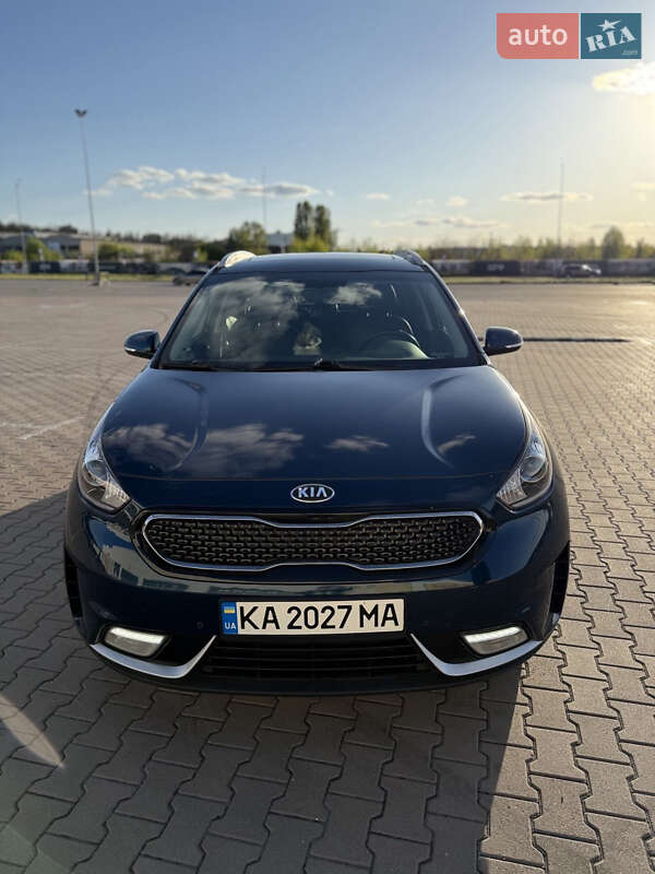 Внедорожник / Кроссовер Kia Niro 2017 в 