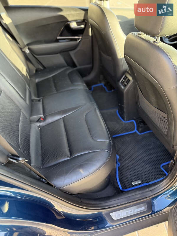 Внедорожник / Кроссовер Kia Niro 2017 в Киеве