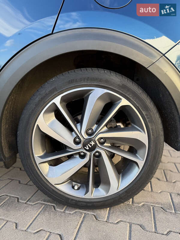 Внедорожник / Кроссовер Kia Niro 2017 в Киеве