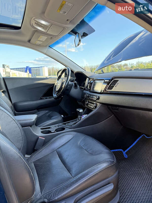 Внедорожник / Кроссовер Kia Niro 2017 в Киеве