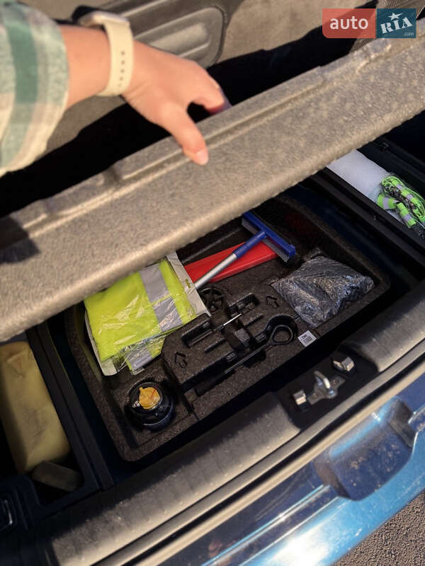 Внедорожник / Кроссовер Kia Niro 2017 в Киеве