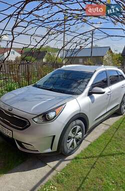 Внедорожник / Кроссовер Kia Niro 2017 в 