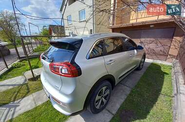 Внедорожник / Кроссовер Kia Niro 2017 в 