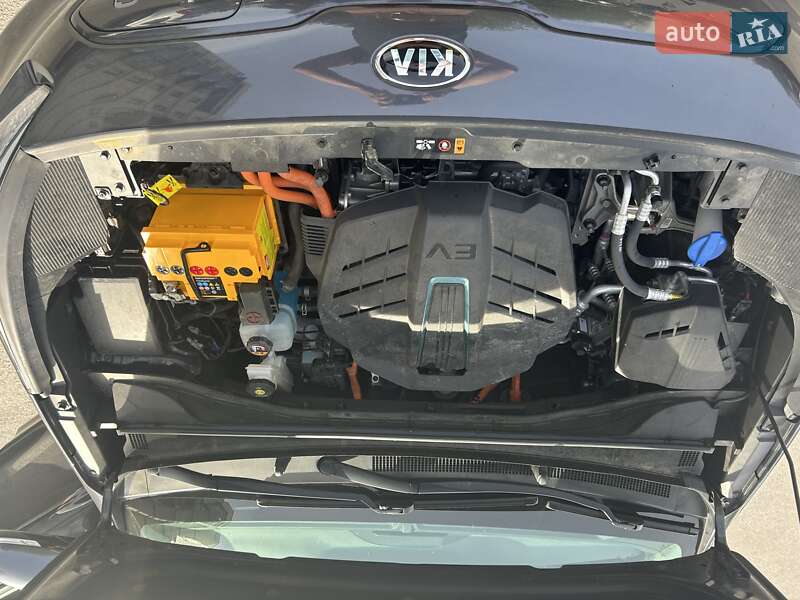 Внедорожник / Кроссовер Kia Niro 2020 в Житомире