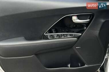 Позашляховик / Кросовер Kia Niro 2019 в 