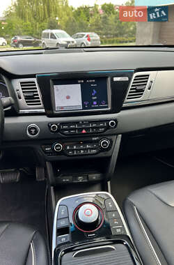 Позашляховик / Кросовер Kia Niro 2019 в 